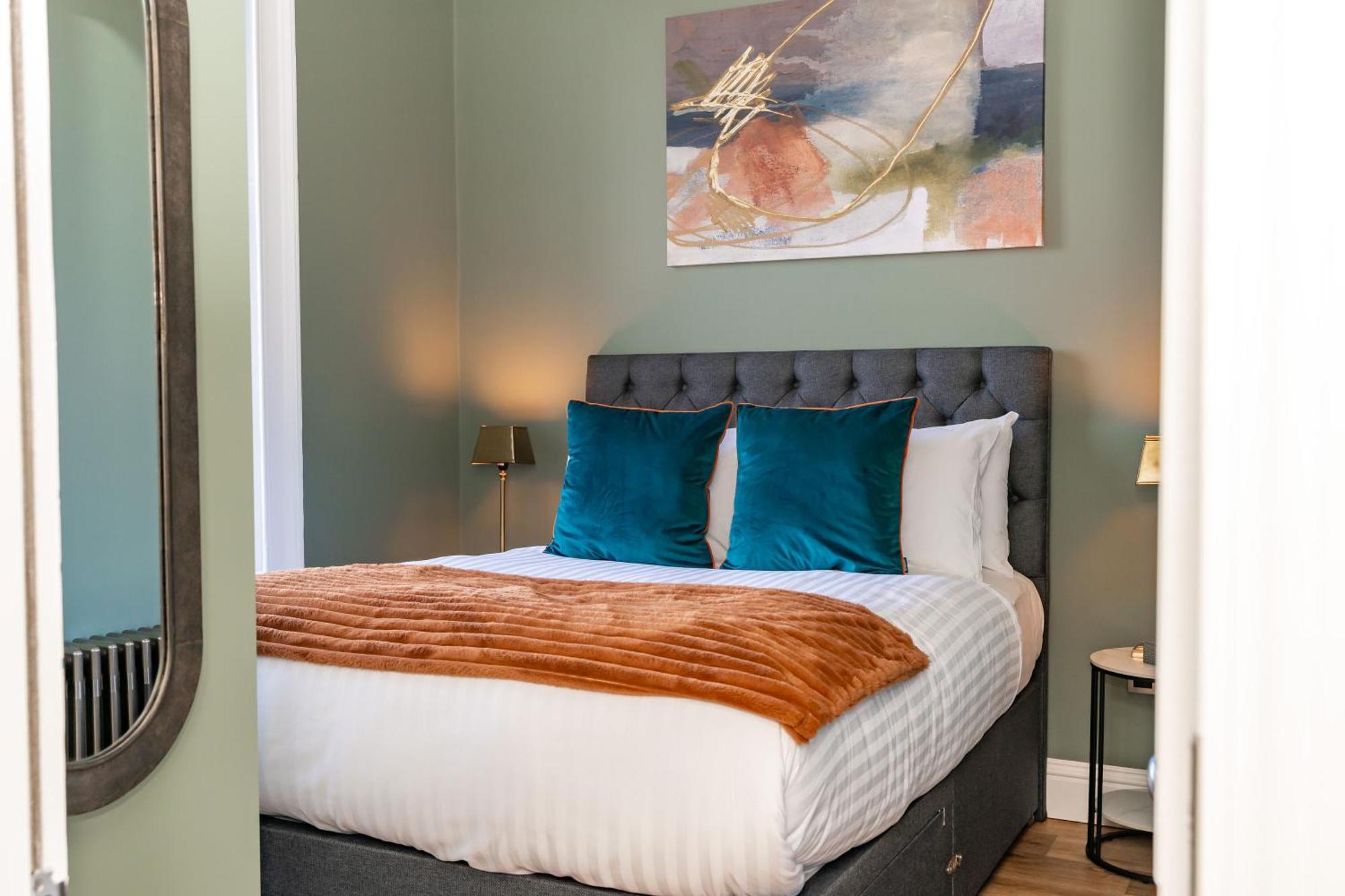 Dragon Suites Luxury Apartments At 9 Albyn Place Edinburgh Ngoại thất bức ảnh