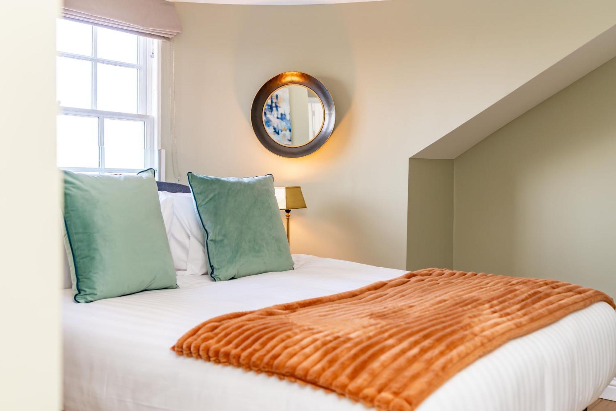 Dragon Suites Luxury Apartments At 9 Albyn Place Edinburgh Ngoại thất bức ảnh