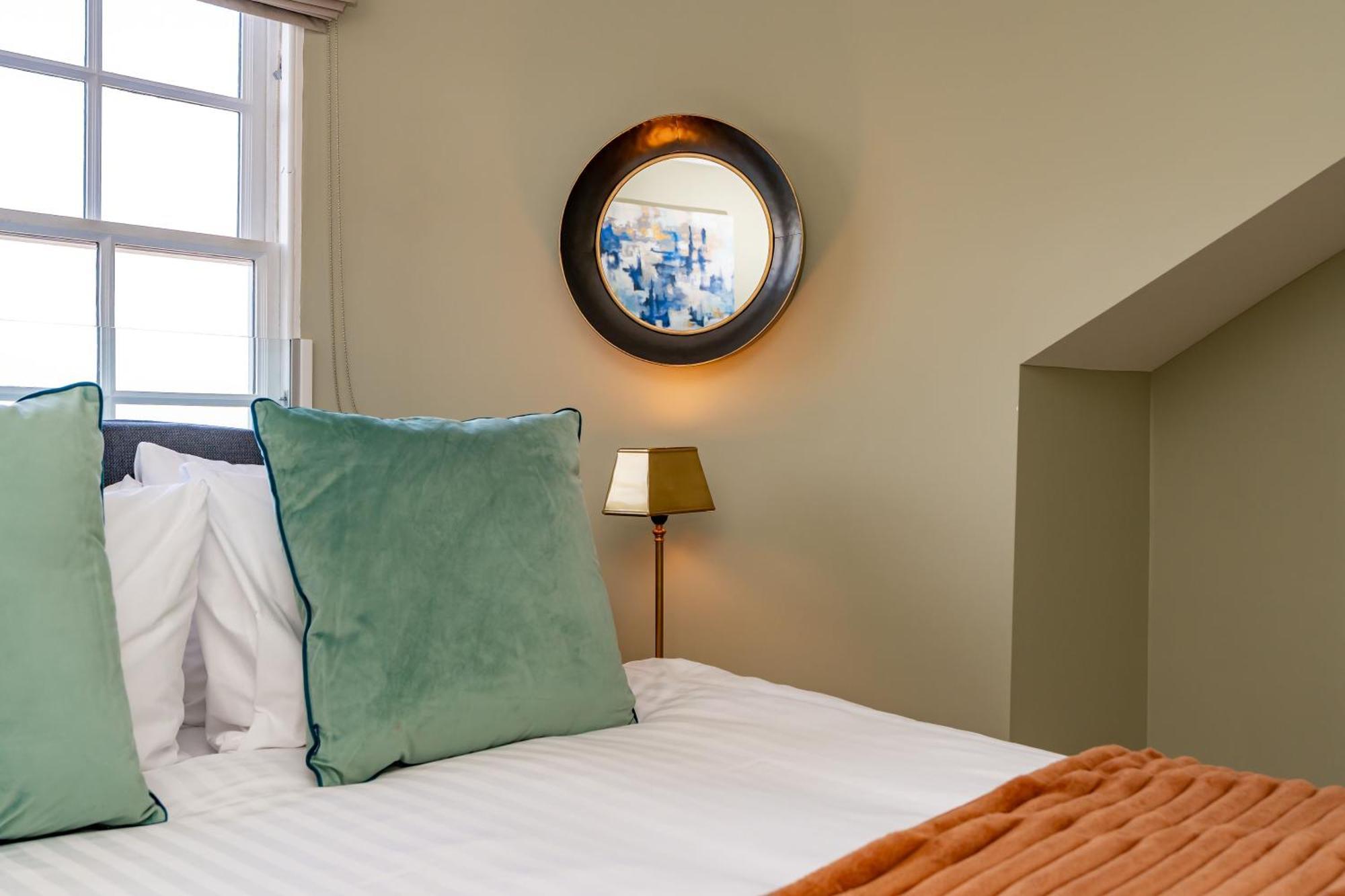 Dragon Suites Luxury Apartments At 9 Albyn Place Edinburgh Ngoại thất bức ảnh